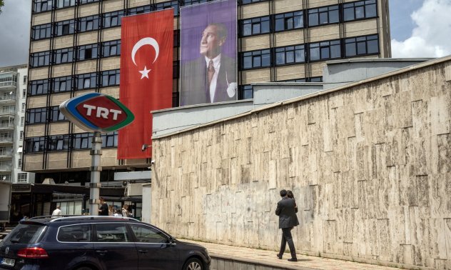 Подкрепата за Ердоган се топи въпреки победата, а Турция става по-разделена