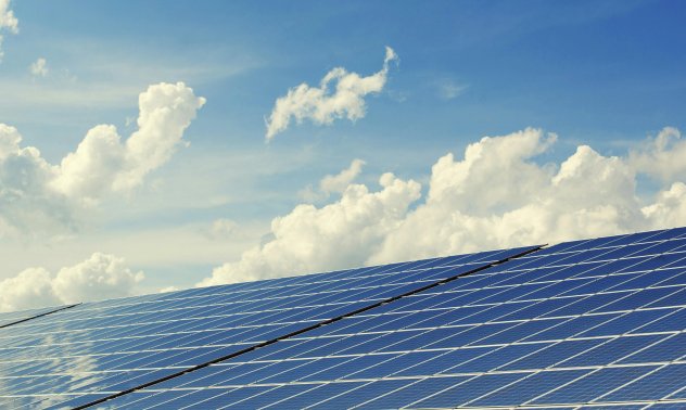 Китай води прехода на държавите от БРИКС към слънчевата енергия, показва доклад