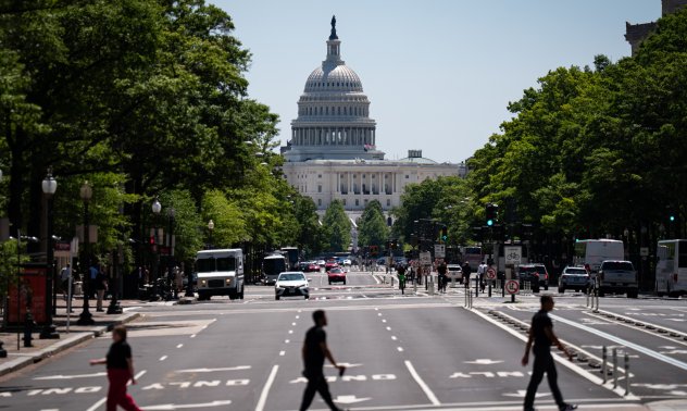 Чия идея е абсурдният „отмъстителен“ данък на Тръмп?