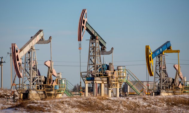 Приходите от руския петрол се сринаха с 30% до 2-годишно дъно