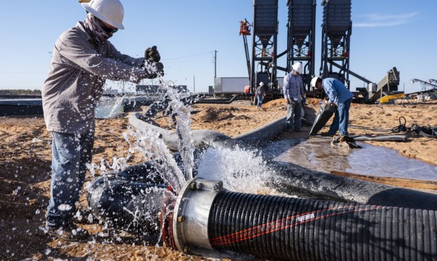 Има решение от 15 долара за петролната вражда между САЩ и Саудитска Арабия