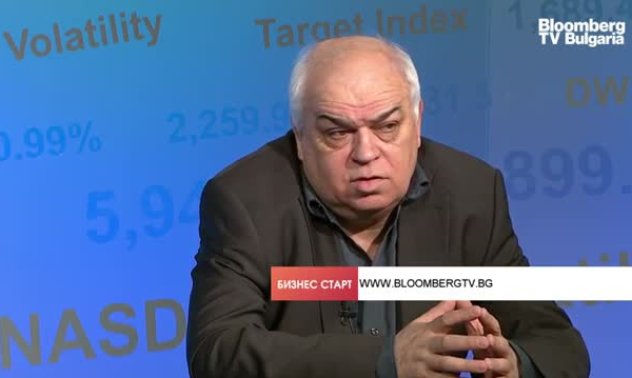 България трябва да укрепва военните си сили и да помага на Украйна само хуманитарно