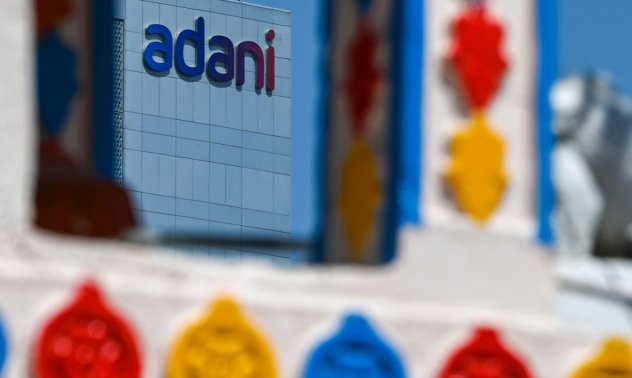 Две от компаниите в Adani Group се стремят да наберат $2,6 млрд