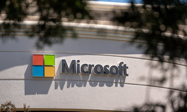 Microsoft вдига заплатите заради инфлацията