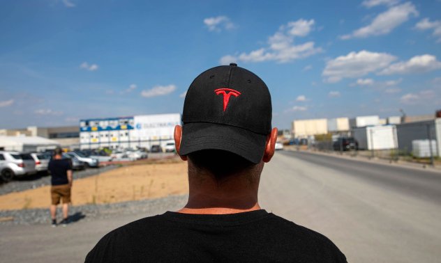 Колапсът на Tesla за 2022 г. достигна 69% след най-голямата разпродажба от април