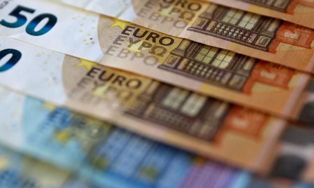 Еврото поскъпва до 18-месечен връх след сделката на ЕС 