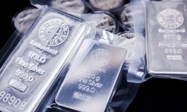 Среброто достигна исторически рекорд заради липсата на ликвидност в Лондон