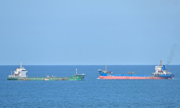 Kораби задръстват пристанищата в Китай след таксите за американски съдове