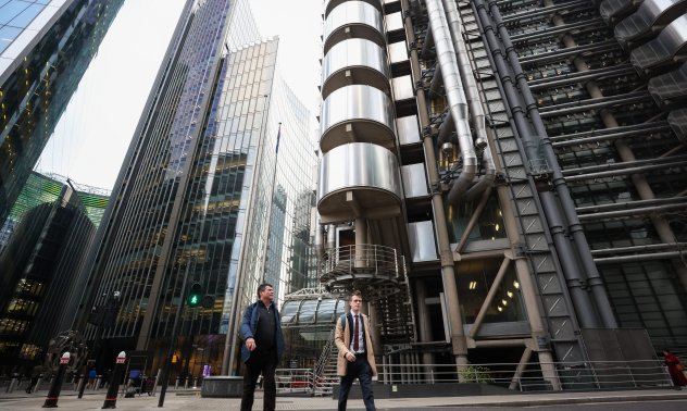 Частният капитал трябва да продаде повече активи - на всяка цена