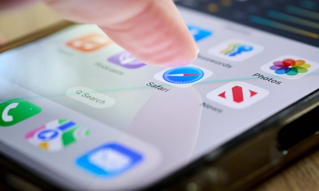 Заплахата при търсачките вече струва на Alphabet 120 милиарда долара