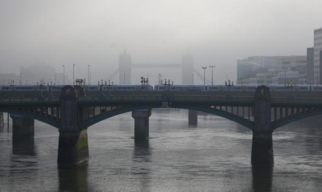 Лондонското Сити ще бъде "хвърлено на лъвовете" при Brexit без сделка