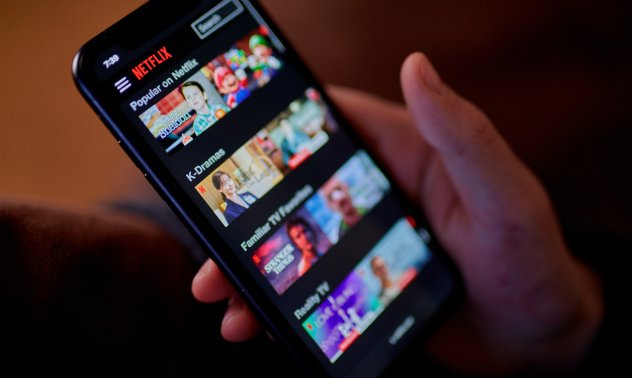 Емили остана в Париж. Сега Макрон иска европейски заместител на Netflix