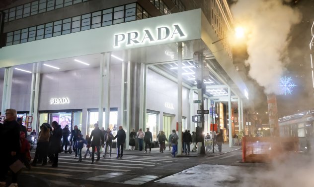 Prada няма намерение да променя идентичността на Versace