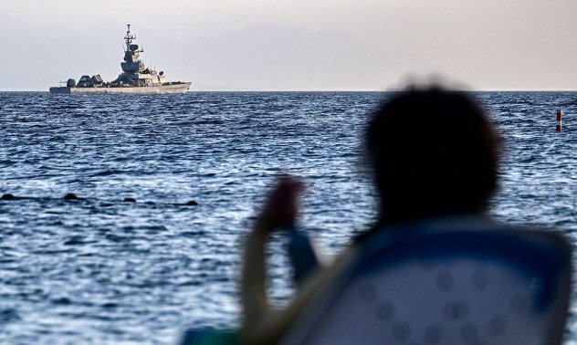 Иран изпрати военен кораб в Червено море, след като САЩ потопиха лодки на хутите