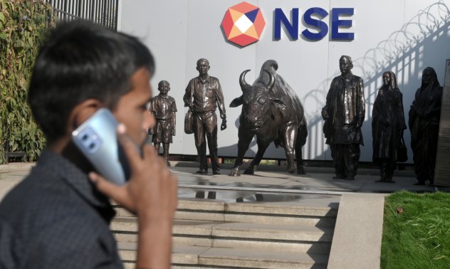 Акциите в Пакистан поевтиняват, а тези в Индия са стабилни, след разменените удари