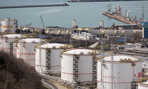 Рафинерия на "Лукойл" горя след свалянето на украински дрон