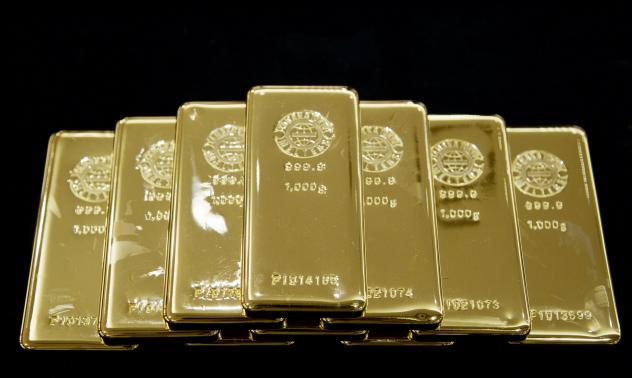 Златото се срина до най-ниското ниво от месец