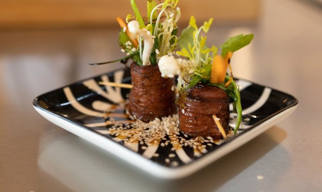 Един ден от живота на микроба, който иска да замени пържолата ви 