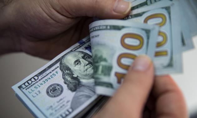 Слабият долар може да задвижи рали за борсово търгуваните стоки през 2021 г. 