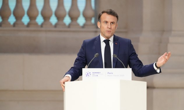 Рейтингът на Макрон се покачва, докато французите се тревожат за Украйна