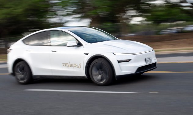 Tesla престава да расте, оставяйки на инвеститорите само визията за AI бъдеще