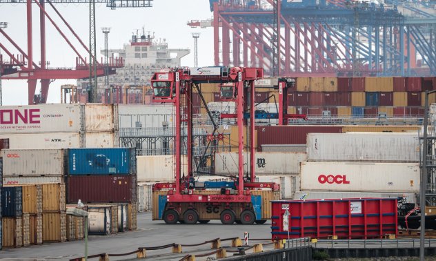 Задръстванията в европейските пристанища са предупреждение за САЩ и Азия