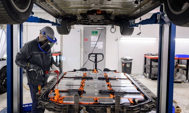 Защо се очаква световните цени на батериите да паднат отново през 2026 г.