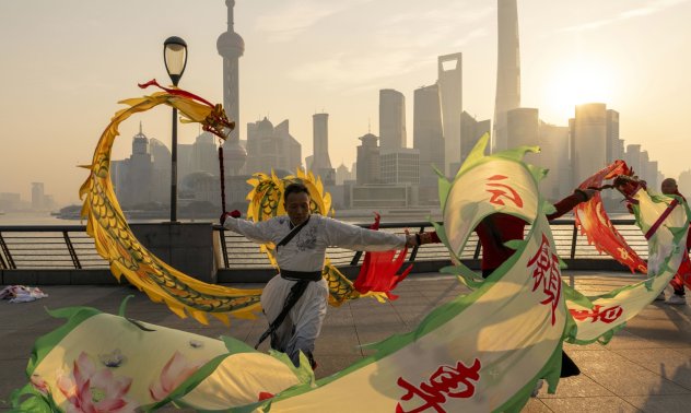 Спадът в Китай хвърля сянка върху световните пазари