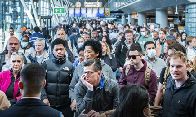 Авиолиниите и летищата изнемогват заради уволненията по време на Covid