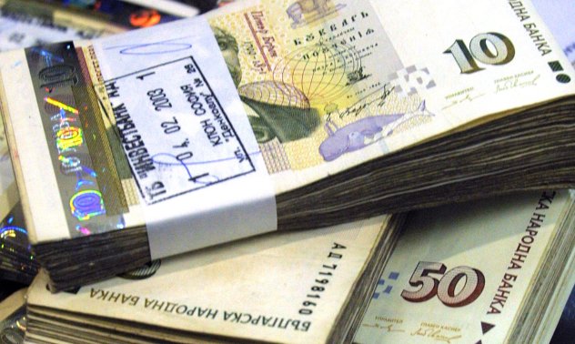 Ситуацията с обслужването на бързите кредити става леко заплашителна