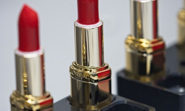 L’Oréal се интересува само от печелившата козметична дейност на Armani