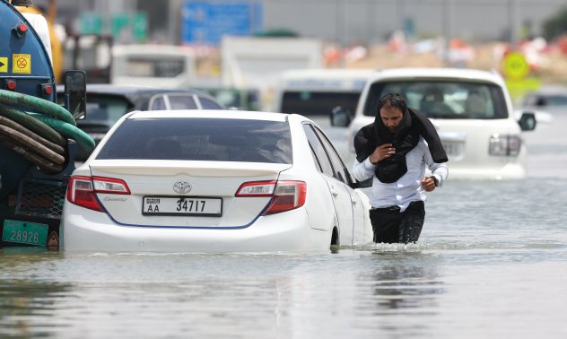 Как се засяват облаци за дъжд и защо практиката е противоречива?