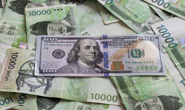 Девалвация на долара не е част от преговорите около митата