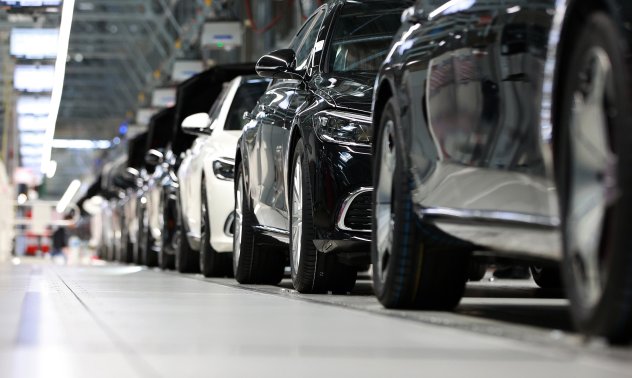 Mercedes и Stellantis преговарят за инвестиция в литиева мина в Сърбия