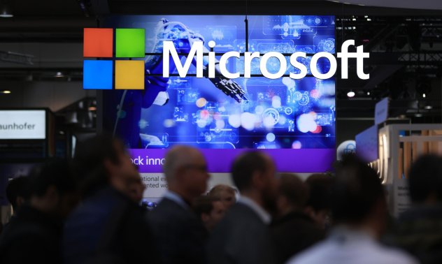 Климатичният план на Microsoft включва милиони литри реактивно гориво