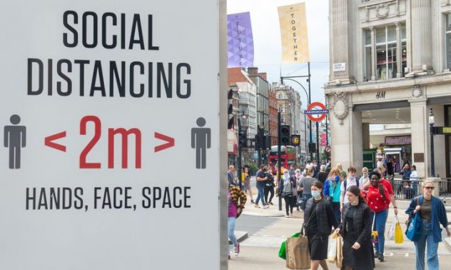 Сработва ли британската стратегия? Пети пореден ден на спад на заразените