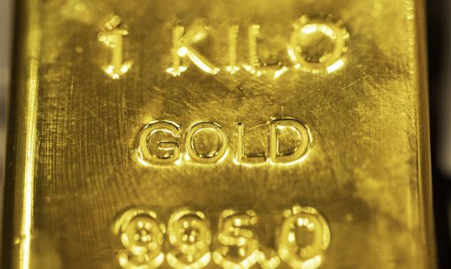 Златото е напът да запише втора поредна месечна загуба