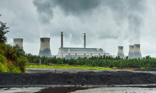 Кучето изяде плана на Япония за постепенно премахване на енергията от въглища