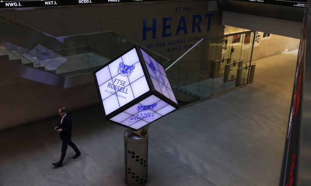 Фармацевтичният сектор води глобалния спад при акциите