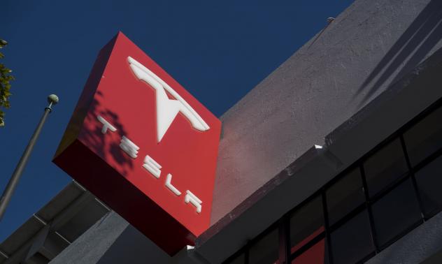 Tesla привлече дизайнер на Volvo