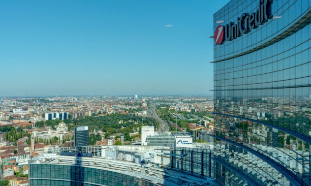 Данъкът върху неочакваните печалби на Рим се проваля, като банките няма да платят