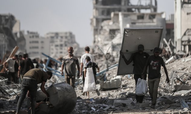 Примирието започва сред облекчение и болка, а „Хамас” се завръща в град Газа