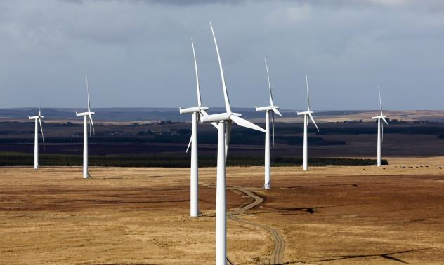 Вятърната и слънчева енергия удвоява дела си от световния енергиен микс за пет години