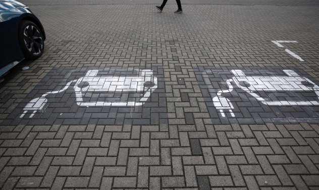 На всяка обществена зарядна станция в Германия се падат около десет частни  