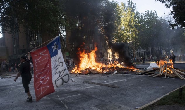 Чили иска да знае какво идва след неолиберализма
