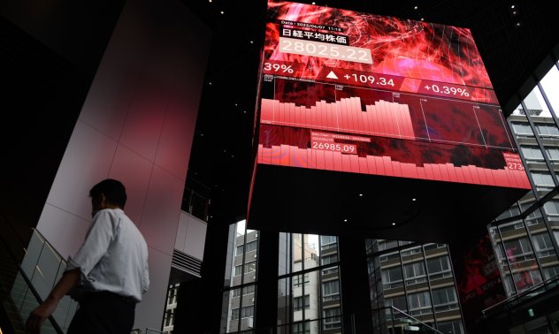 Разгромът на европейските пазари се задълбочи в очакване на по-агресивно затягане