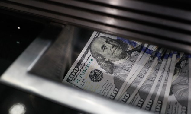 Сделките с опции на макрофондове все повече изхвърлят долара