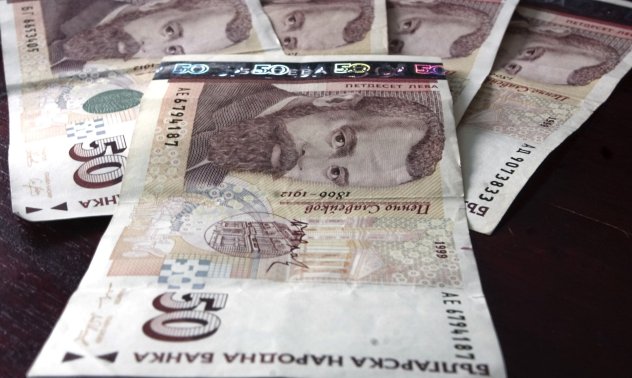 Българите дължат 10 пъти по-малко от средното за Европа на глава от населението