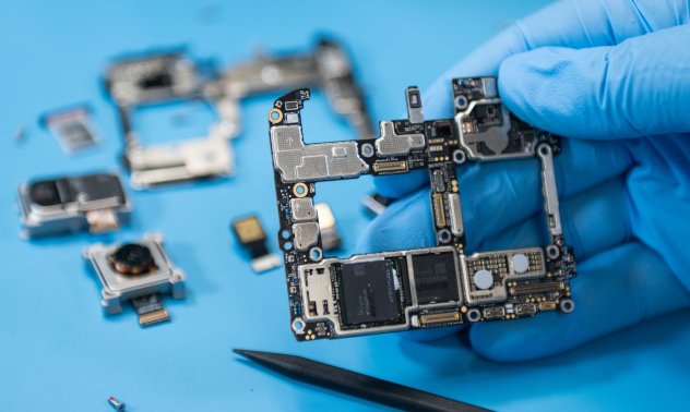 Законодатели в САЩ поставят нови спънки пред напредъка на Huawei с чиповете