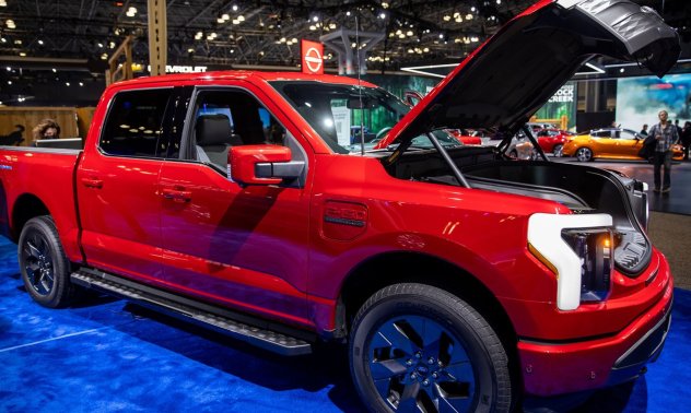 Битката при автопроизводителите е за адаптация в променлив свят с нови регулации